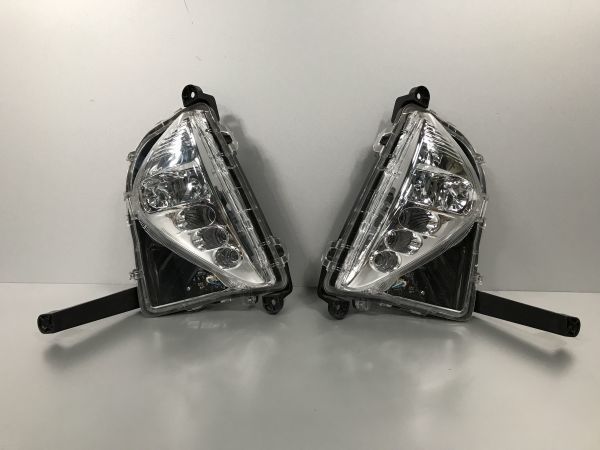(Used) 2016 to 2018 Toyota OEM Prius 4Gen Fog light kits